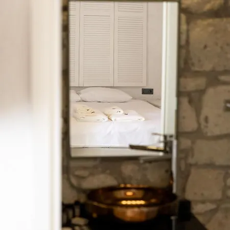 La Grenadine Hotel *
