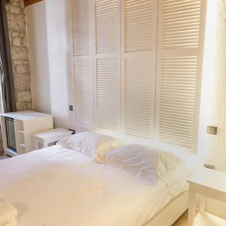 La Grenadine Hotel