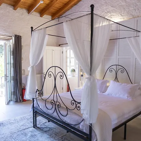 La Grenadine Hotel *
