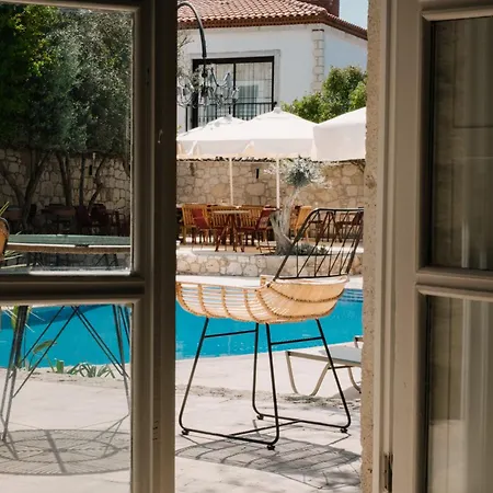 La Grenadine Hotel *