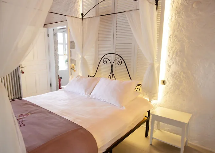 La Grenadine Hotel *
