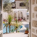 La Grenadine Hotel